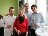 zum Bild